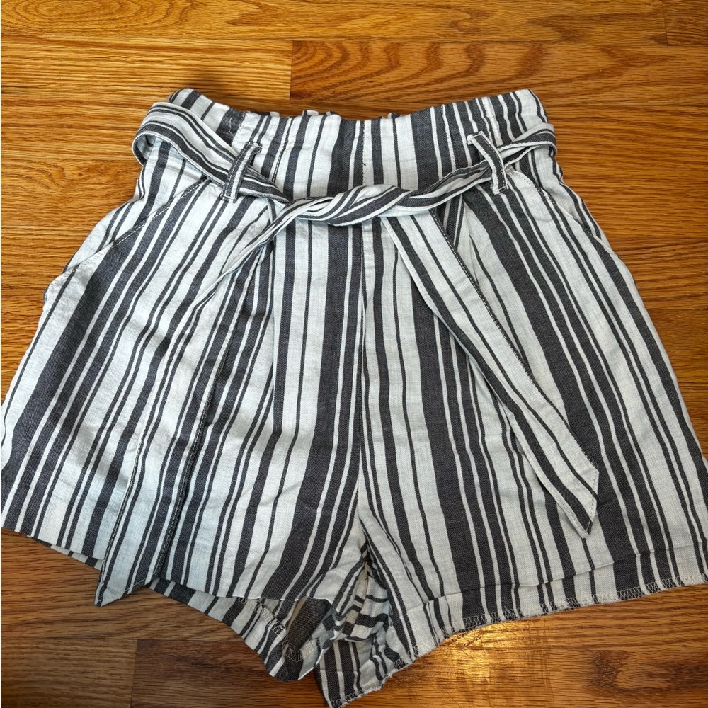 Grey and white striped flowy shorts